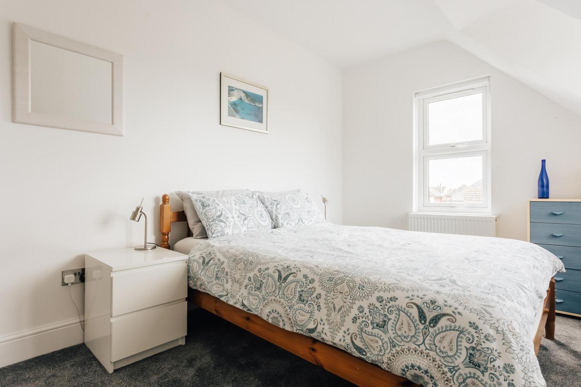 Private Two Bedroom Residence In Southbourne - Private Parking - Off The High Street - Minutes Away From The Beach Bournemouth Exterior foto